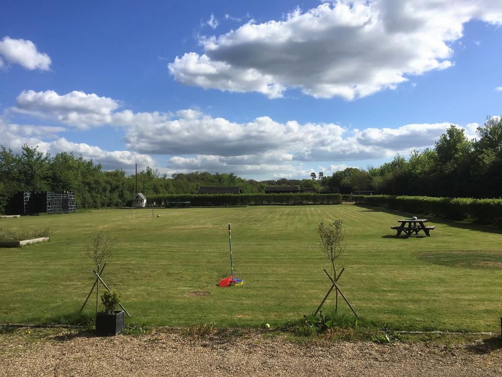 Willow Court Farm The Lodge & Petting Farm, 8 Mins From Legoland & Windsor, 15 Mins From Lapland Uk Eksteriør billede